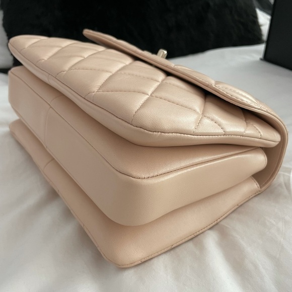 LIKE NEW 🖤 CHANEL 21S Light Beige Small Trendy CC - Picture 10 of 16